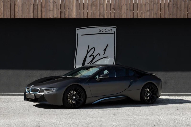 BMW i8