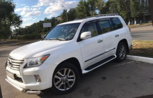 Lexus LX570